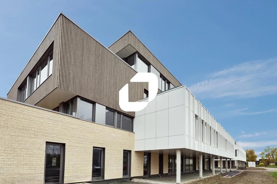 Bureau dans Marcq-en-Baroeul à louer - Photo de l’immeuble – Image 2 sur 7