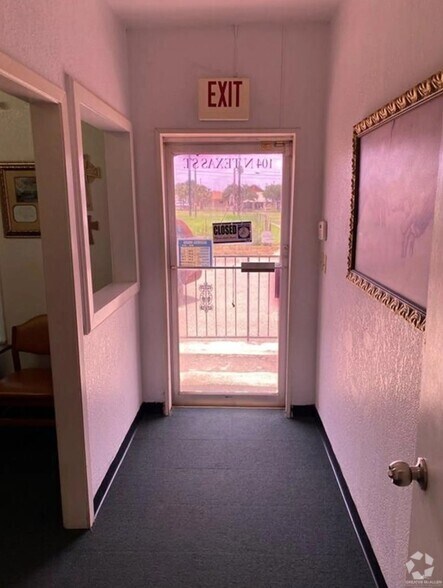 104 N Texas St, Rio Grande City, TX à vendre - Photo de l’immeuble – Image 2 sur 6