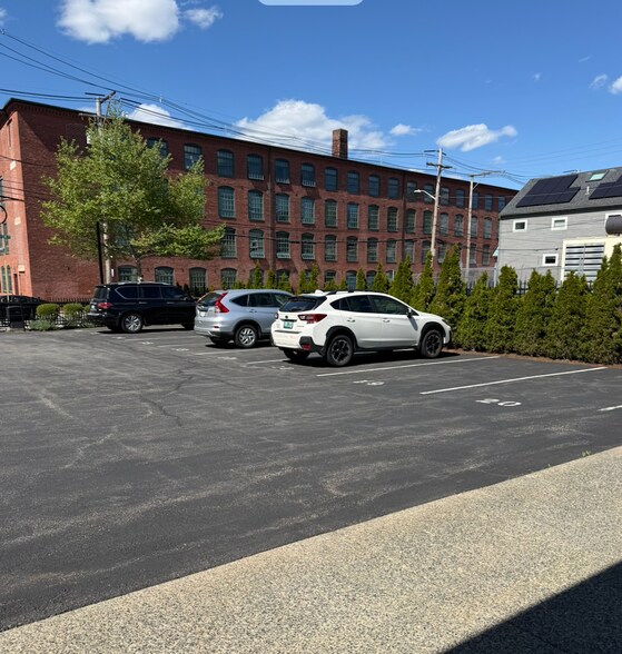 334-344 Carpenter St, Providence, RI à louer - Photo de l’immeuble – Image 2 sur 11