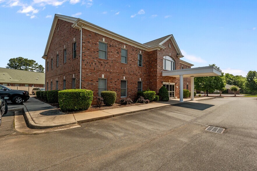 2961 Crouse Ln, Burlington, NC à vendre - Photo de l’immeuble – Image 2 sur 52