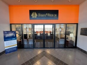 1507 E Sunset Dr, Waukesha, WI à louer Photo intérieure– Image 2 sur 25