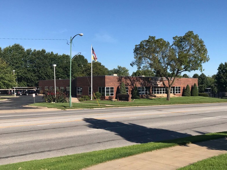 1845 S National Ave, Springfield, MO à vendre - Photo de l’immeuble – Image 3 sur 14
