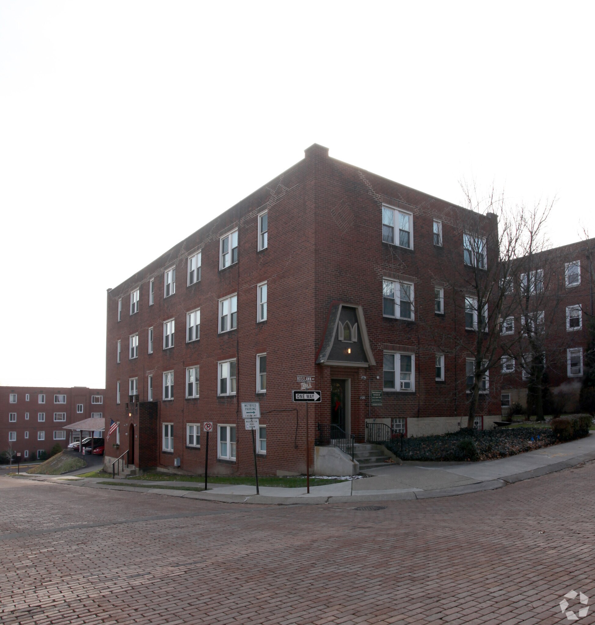 126-128 Roselawn Ave, Pittsburgh, PA à vendre Photo principale– Image 1 sur 3