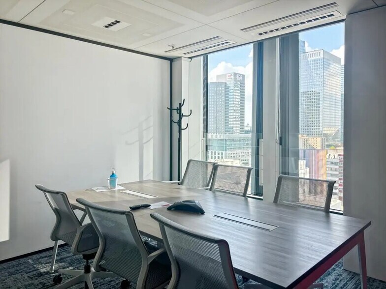 16 Place De L'Iris, Courbevoie à louer - Photo intérieure – Image 1 sur 32