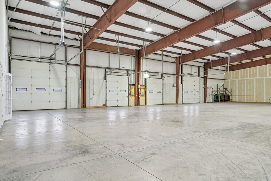 827 State Route 52, Walden, NY à louer - Photo de l’immeuble – Image 3 sur 14