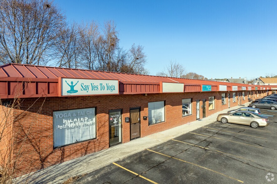 129-131 E Main St, Webster, MA à louer - Photo principale – Image 2 sur 7