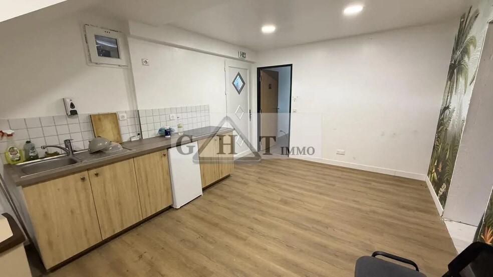 Industriel/Logistique dans Villenoy à vendre - Photo de l’immeuble – Image 2 sur 16