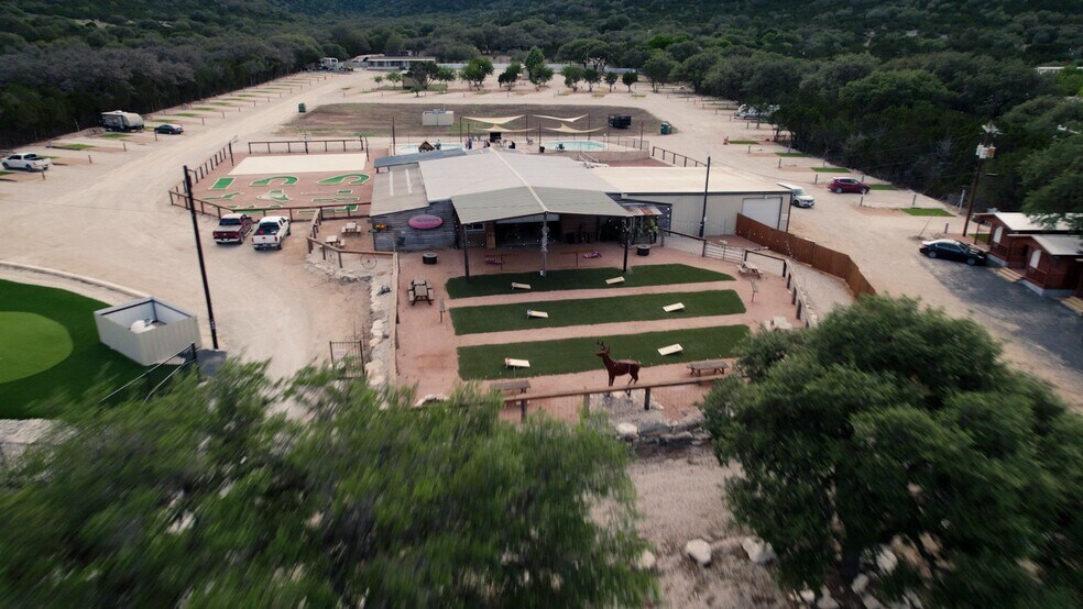 4377 S US Highway 83, Leakey, TX à vendre - Photo de l’immeuble – Image 2 sur 9