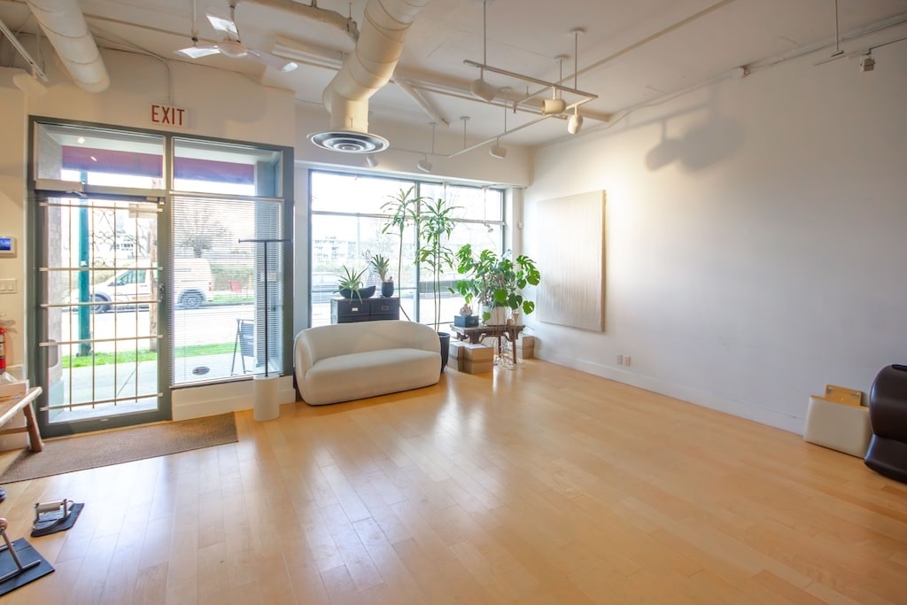 1672 6th Av W, Vancouver, BC V6J 1R3 - Lot 1672 -  - Photo intérieure - Image 1 of 1