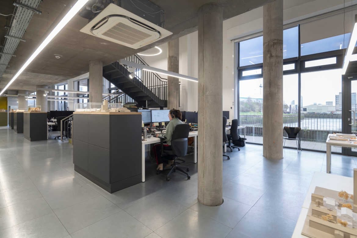 28 Navigation Rd, Londres, LND E3 3TG - Lot GRND & 1st -  - Photo intérieure - Image 1 of 9