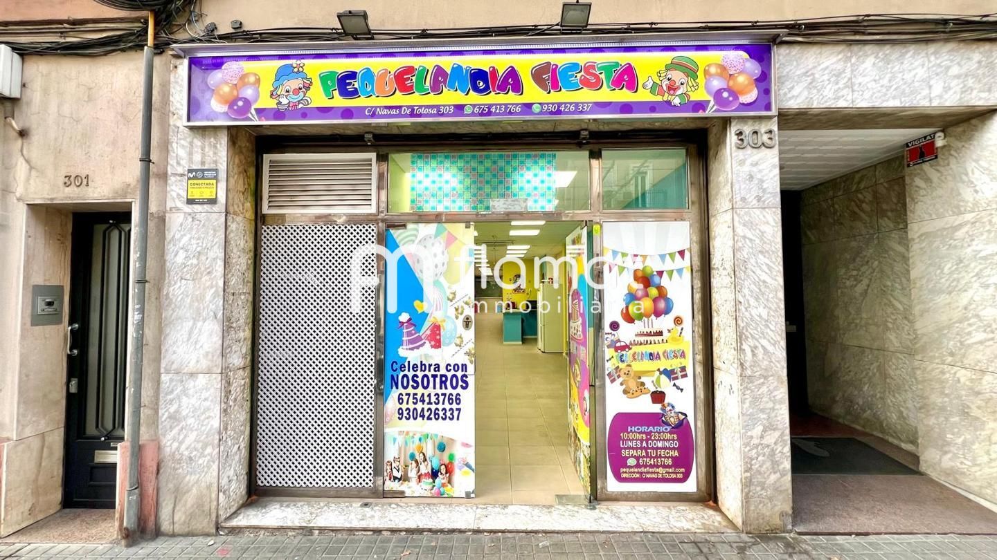 Local commercial dans Barcelone, Barcelona à louer Photo de l’immeuble– Image 1 sur 7