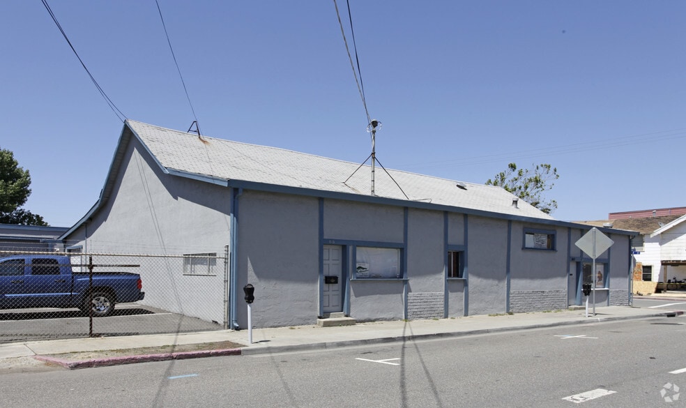645-665 Marina Vista Ave, Martinez, CA à louer - Photo de l’immeuble – Image 2 sur 3