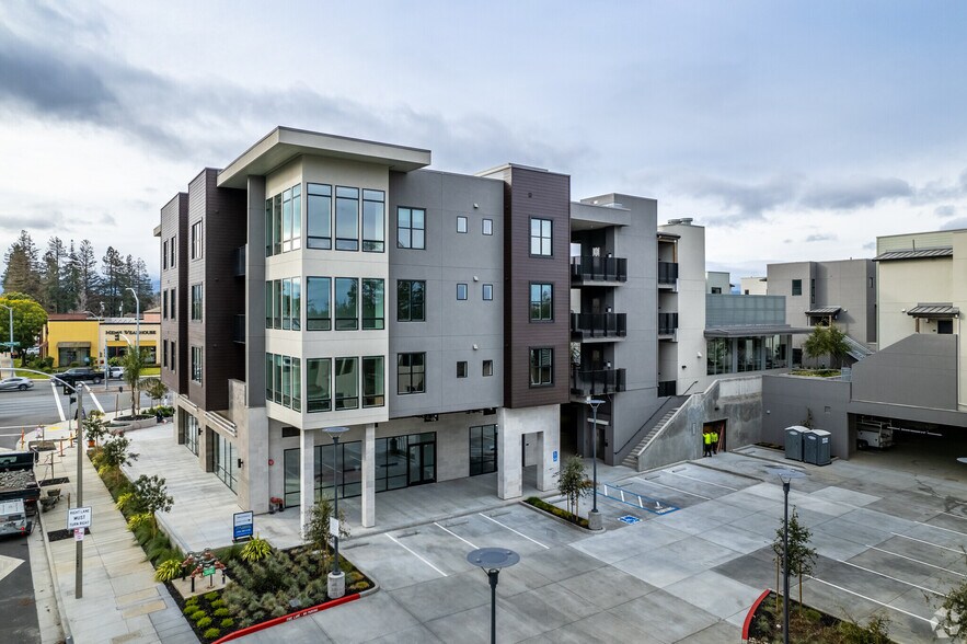 829 W El Camino Real, Sunnyvale, CA à louer - Photo de l’immeuble – Image 2 sur 2