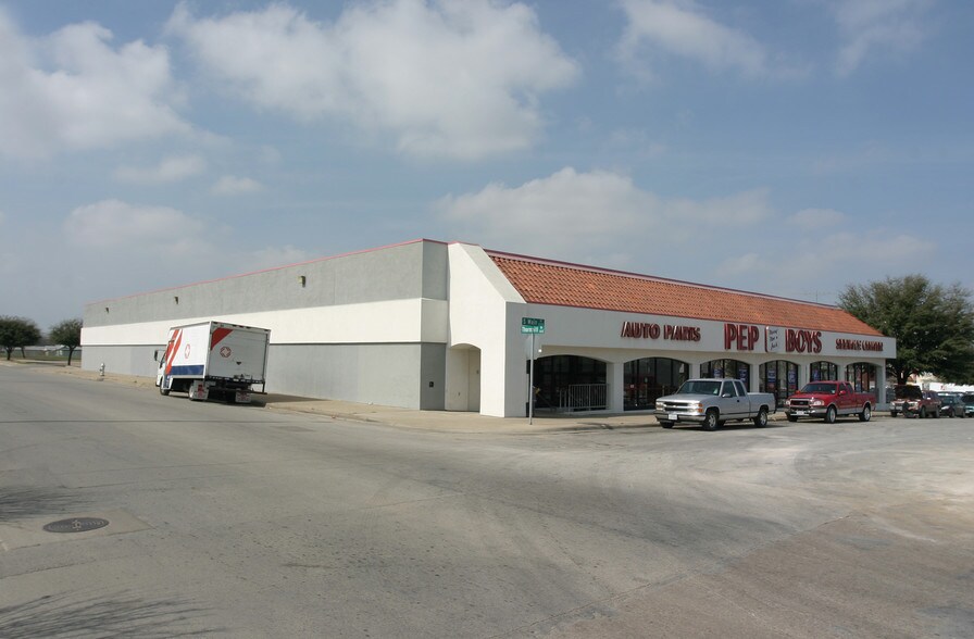 101 W Seminary Dr, Fort Worth, TX à louer - Photo de l’immeuble – Image 2 sur 4