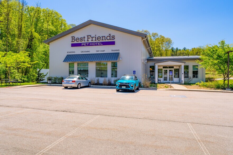 2 Technology Dr, Tyngsborough, MA à vendre - Photo de l’immeuble – Image 2 sur 5