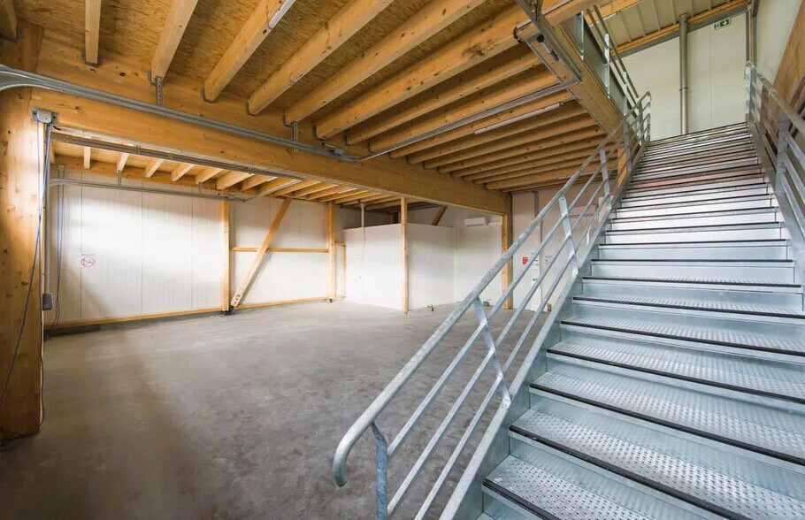 Local d’activités dans Niort à louer - Photo intérieure – Image 3 sur 11