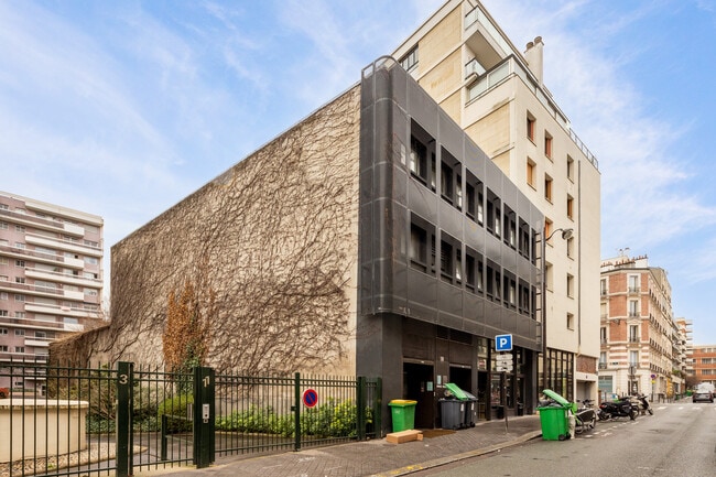 Plus de détails pour 13 Rue Rosenwald, Paris - Bureau à louer