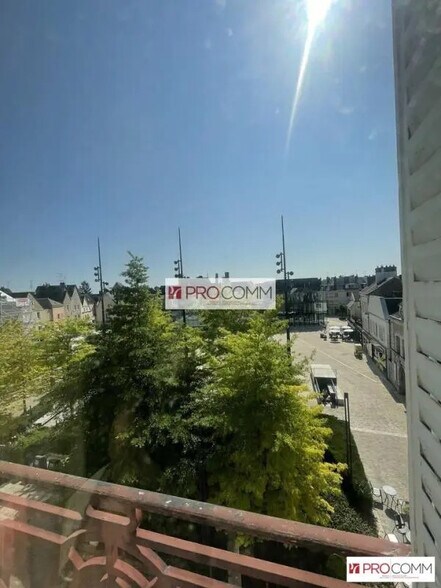 Bureau dans Chartres à louer - Photo de l’immeuble – Image 3 sur 12
