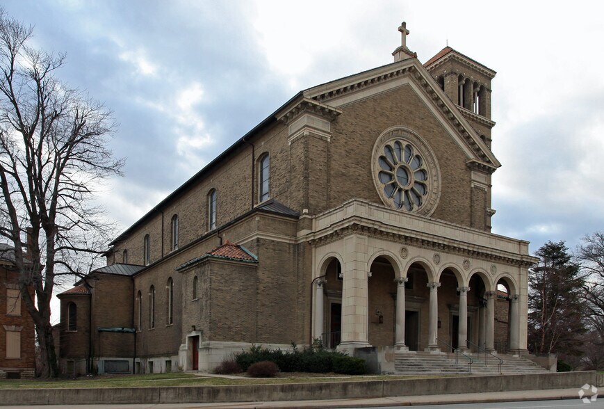 3500 Montgomery Rd, Cincinnati, OH à vendre - Photo principale – Image 1 sur 35