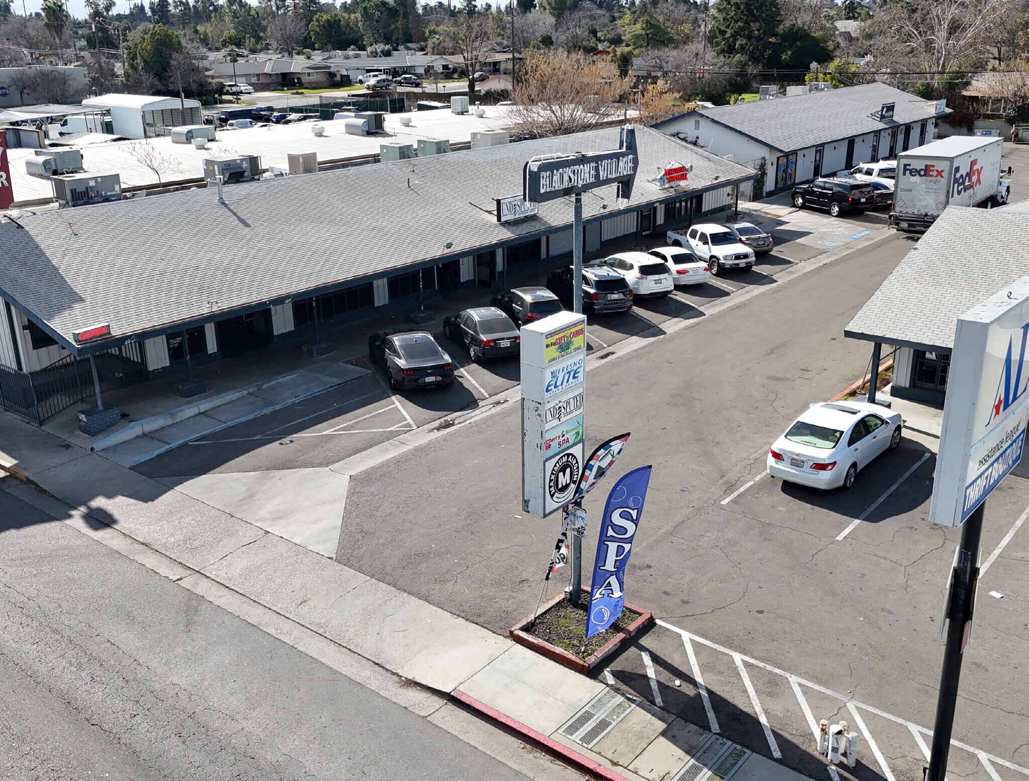 4789-4791 N Blackstone Ave, Fresno, CA à vendre Photo de l’immeuble– Image 1 sur 1