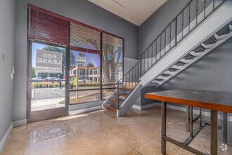 23291 Ventura Blvd, Woodland Hills, CA à louer Photo intérieure– Image 2 sur 12