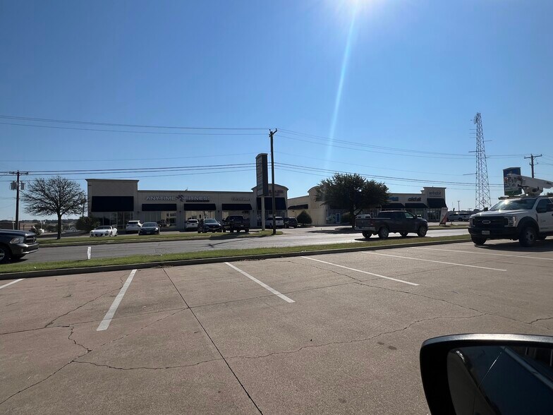 305 Coke Ave, Hillsboro, TX à louer - Photo de l’immeuble – Image 3 sur 12