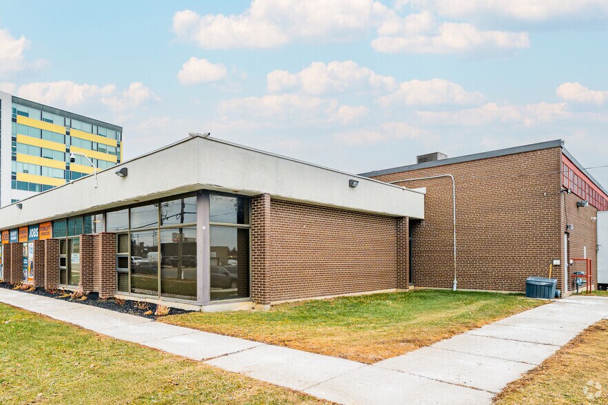 25 Tangiers Rd, Toronto, ON à louer - Photo de l’immeuble – Image 2 sur 30