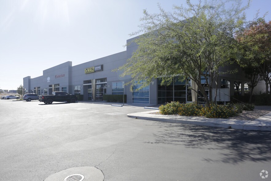 5525 S Decatur Blvd, Las Vegas, NV à louer - Photo de l’immeuble – Image 2 sur 8