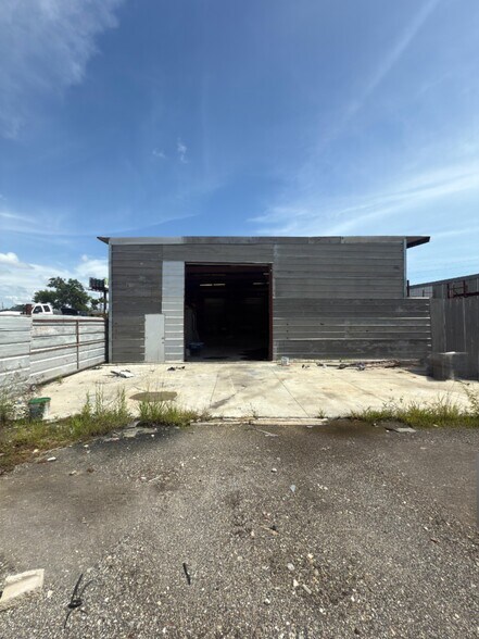 3999 118th Ave N, Clearwater, FL à louer - Photo de l’immeuble – Image 3 sur 3
