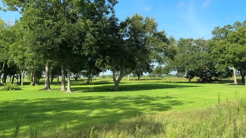 525 Olede Devillier Road, Winnie, TX à vendre - Vidéo sur l’annonce professionnelle – Image 2 sur 44