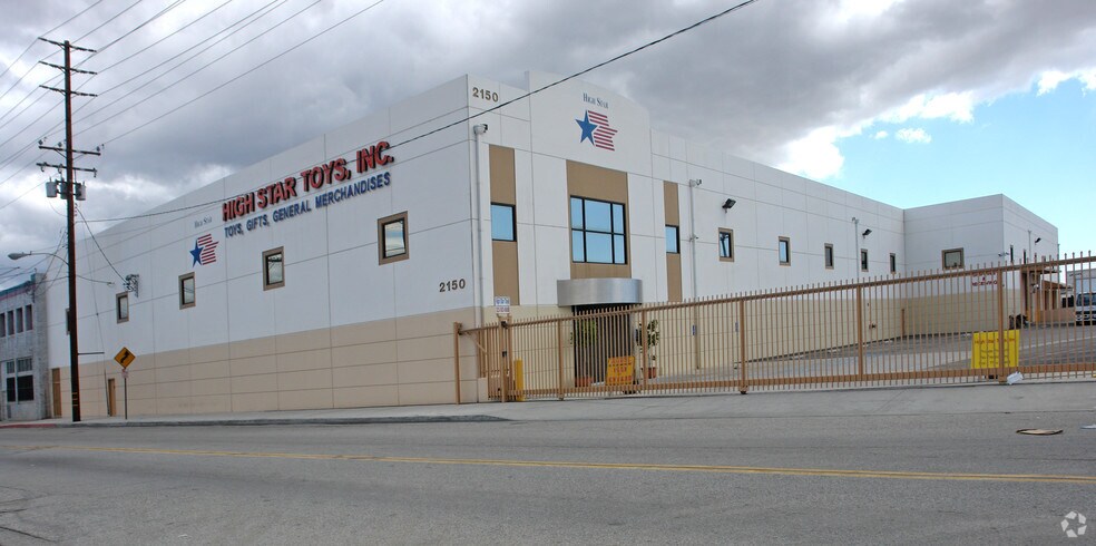 2150 E 25th St, Los Angeles, CA à louer - Photo de l’immeuble – Image 3 sur 4