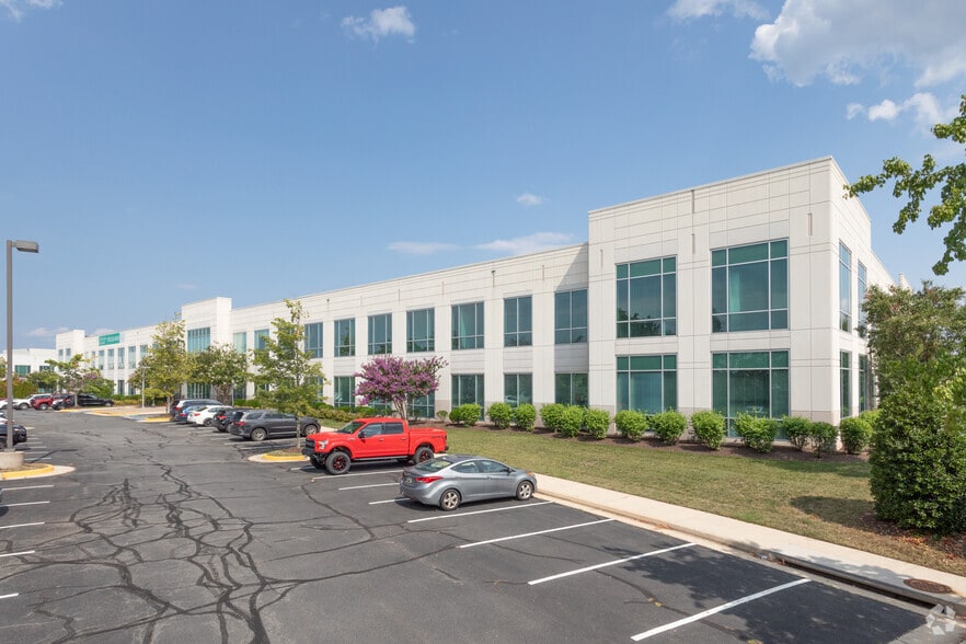 3076 Centreville Rd, Herndon, VA à louer - Photo de l’immeuble – Image 2 sur 4