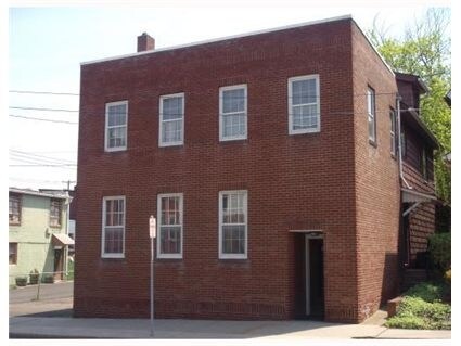 11 Orchard St, Walden, NY à louer - Photo principale – Image 1 sur 2