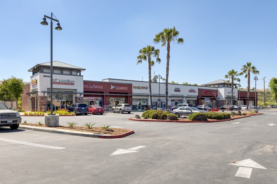 39022-39044 Sky Canyon Dr, Murrieta, CA à louer - Photo de l’immeuble – Image 3 sur 4