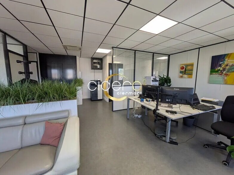 Bureau dans Clermont-Ferrand à louer - Photo de l’immeuble – Image 2 sur 7