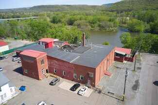 Plus de détails pour 328 W Front St, Berwick, PA - Local commercial à vendre