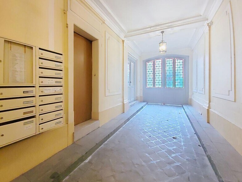 Bureau dans Paris à vendre - Photo de l’immeuble – Image 2 sur 5