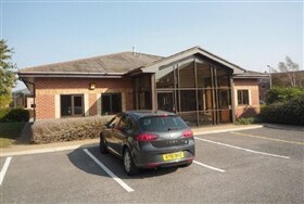 1a Ellice Way, Wrexham à louer - Photo de l’immeuble – Image 2 sur 4