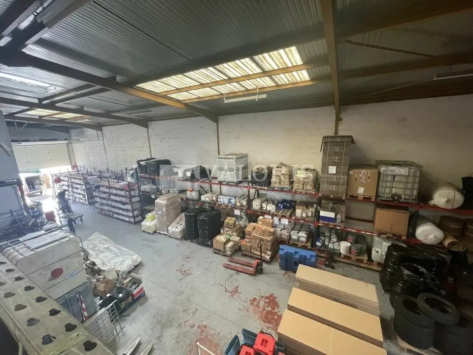 Local d’activités dans Vénissieux à louer Photo intérieure– Image 1 sur 11