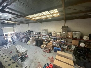 Local d’activités dans Vénissieux à louer Photo intérieure– Image 1 sur 11