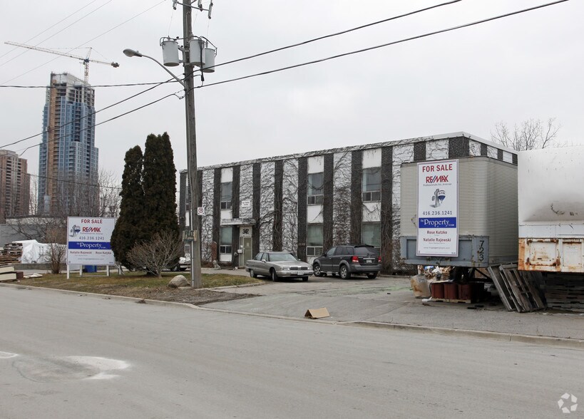 342 Munster Ave, Toronto, ON à louer - Photo de l’immeuble – Image 2 sur 2