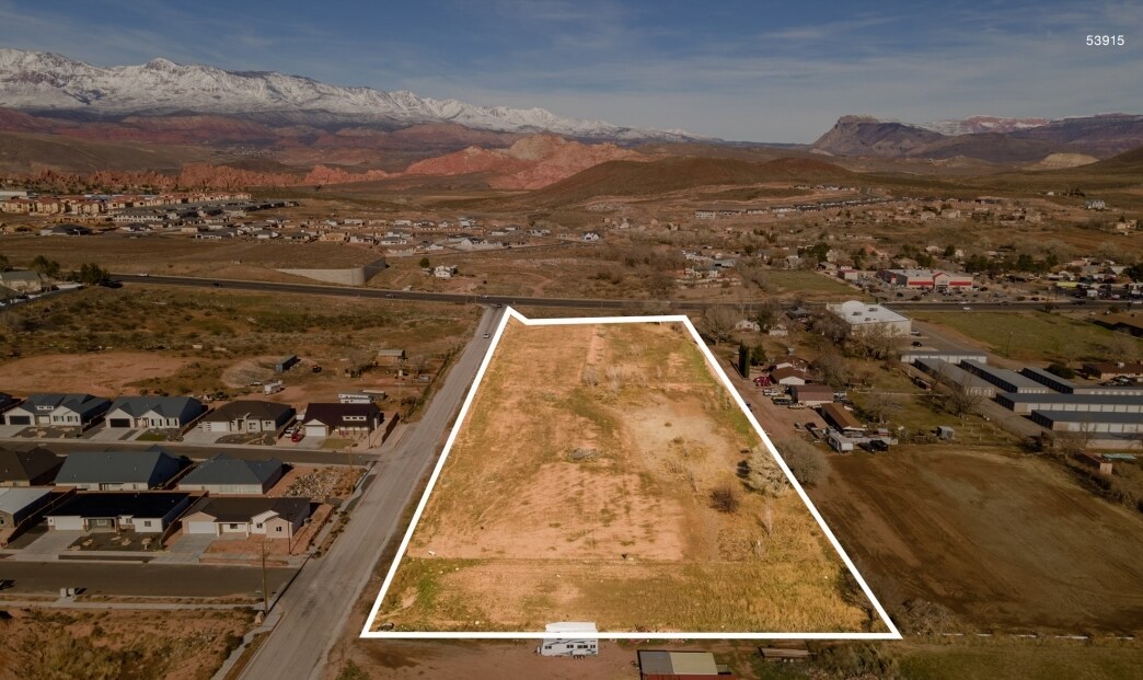 1760-W State St, Hurricane, UT à louer Photo de l’immeuble– Image 1 sur 2