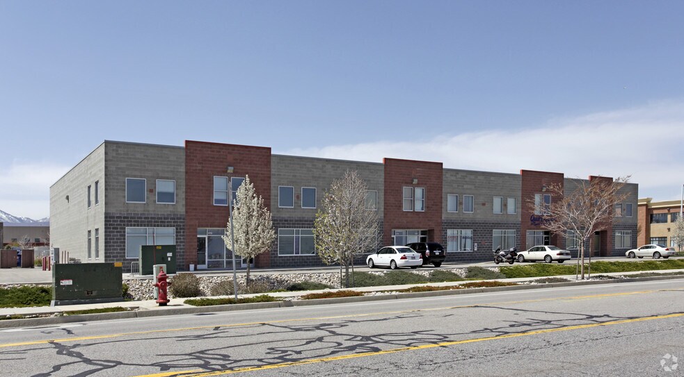 6784 S Airport Rd, West Jordan, UT à louer - Photo principale – Image 1 sur 7