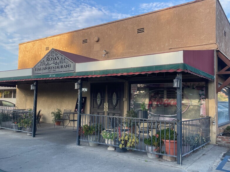314 S Johnson St, Visalia, CA à vendre - Photo de l’immeuble – Image 2 sur 4