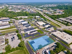 N57 W13520 Reichert Ave, Menomonee Falls, WI à louer Photo de l’immeuble– Image 2 sur 14