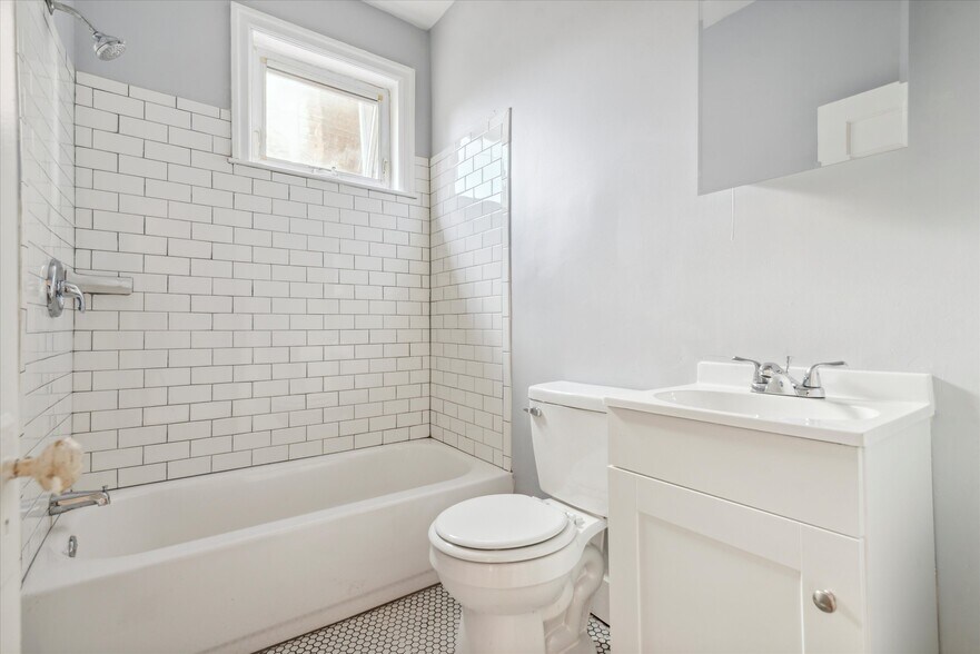 5236 Walnut St, Philadelphia, PA à vendre - Photo intérieure – Image 2 sur 8