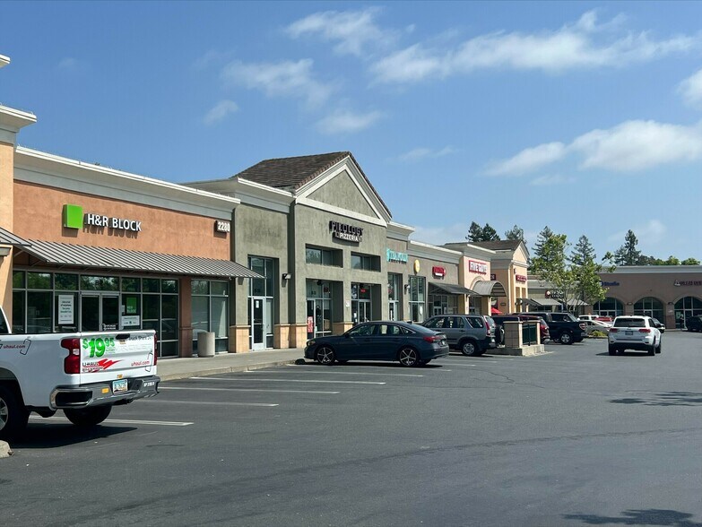 2300 Mendocino Ave, Santa Rosa, CA à louer - Photo de l’immeuble – Image 2 sur 7