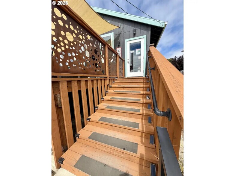 404 Garibaldi (Hwy 101), Garibaldi, OR à vendre - Photo de l’immeuble – Image 3 sur 35