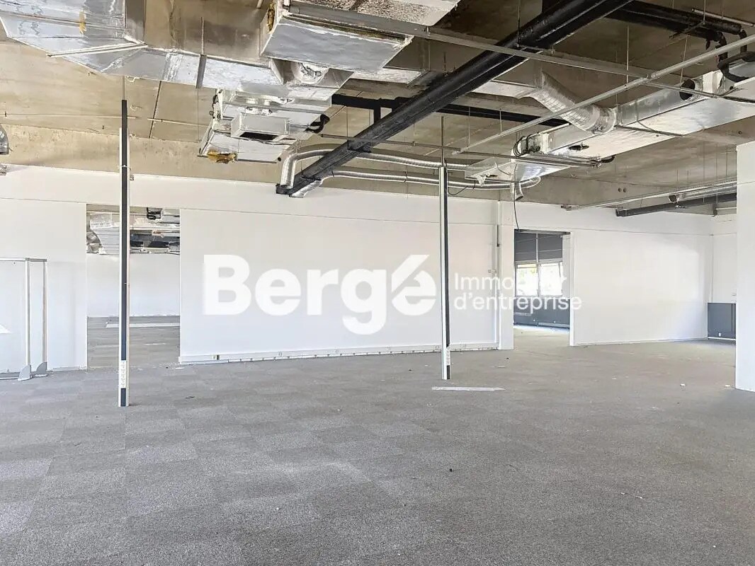 Industriel/Logistique dans Valbonne à louer Photo de l’immeuble– Image 1 sur 22