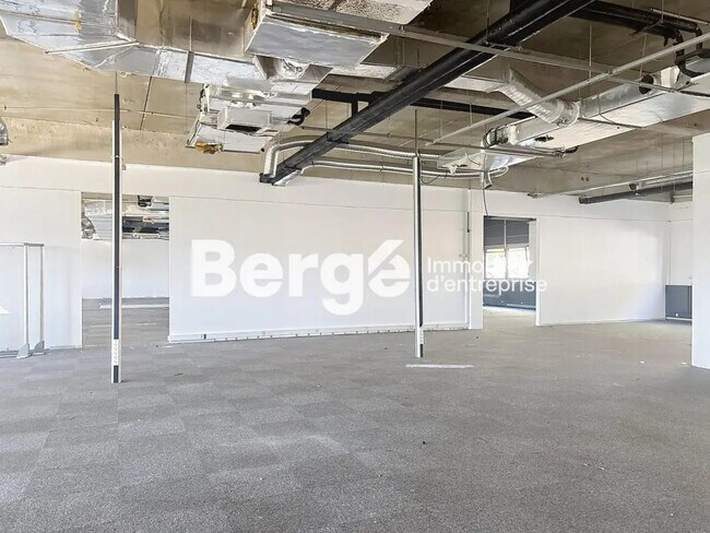 Plus de détails pour Industriel/Logistique à louer